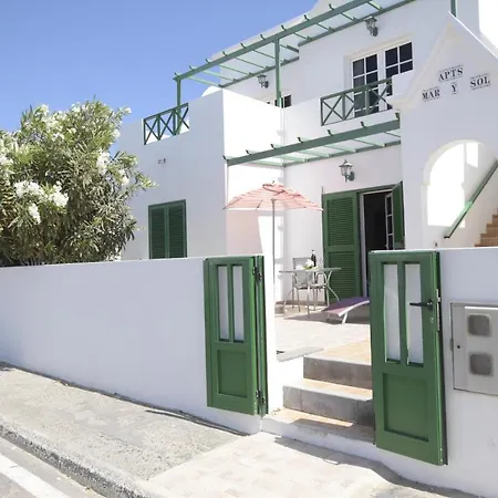 Marysol 1 With Terrace Close To The Sea アパート