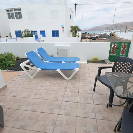 Marysol 1 With Terrace Close To The Sea