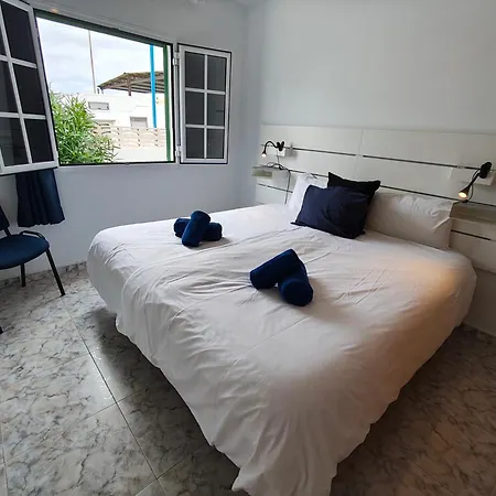 Marysol 1 With Terrace Close To The Sea